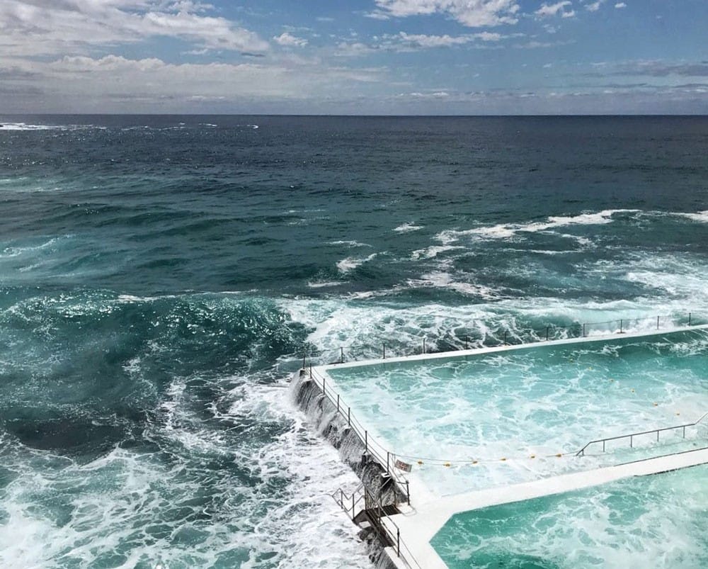 Estudiar un curso en Australia Bondi Sídney olas mar